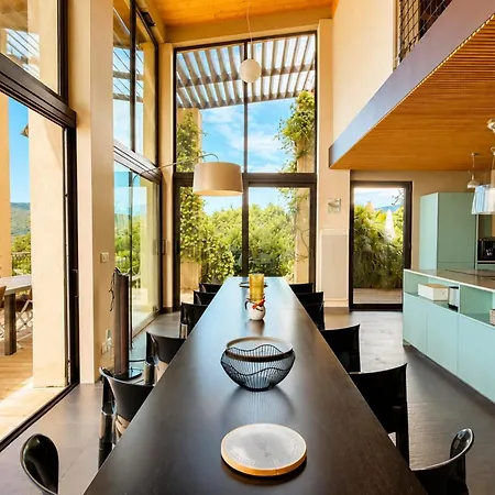 Villa Baia Serena Di *